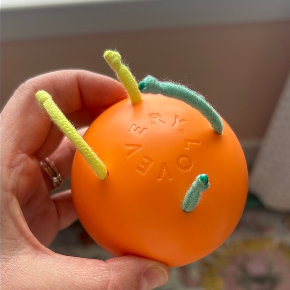 LOVEVERY Other - Lovevery pincer chime ball- explorer play kit